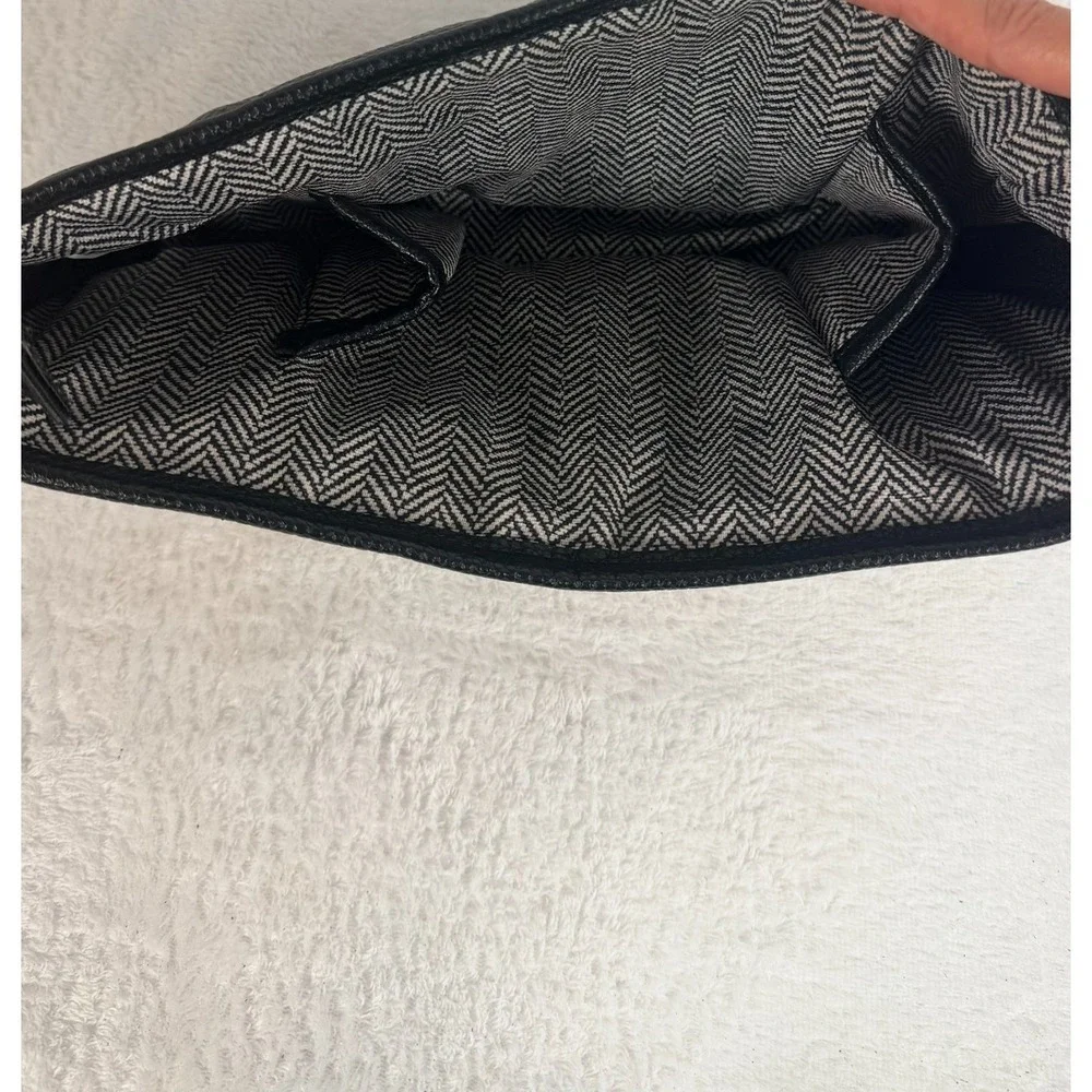 Itzy Ritzy Vegan Leather Diaper Bag Organizer Clutch Travel Pouch Black Tan